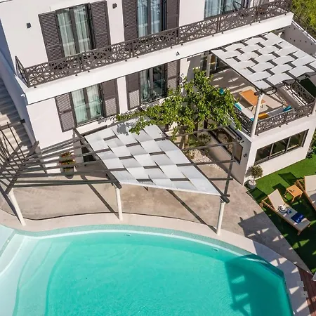8 Bedroom Gorgeous Home In Zadar Casa de Férias *
