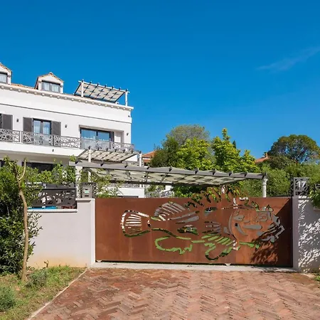 8 Bedroom Gorgeous Home In Zadar * Zadar