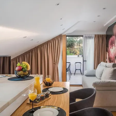 8 Bedroom Gorgeous Home In Zadar * Zadar