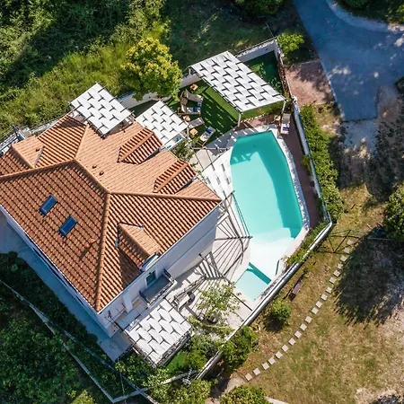 Casa de Férias 8 Bedroom Gorgeous Home In Zadar