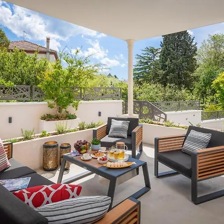 8 Bedroom Gorgeous Home In Zadar Casa de Férias *