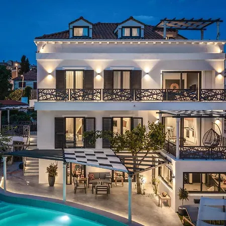 8 Bedroom Gorgeous Home In Zadar Casa de Férias Zadar